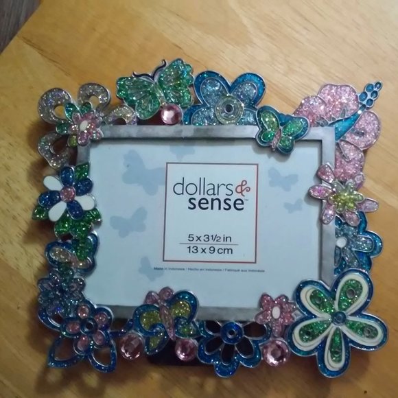 Picture Frame Lots Of Bling Flowers & Butterflies New Stands Up 7" x 6" Holds 5" - Picture 1 of 3